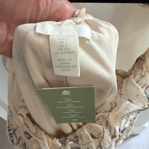 H&M LYOCELL IVORY CREAM FLORAL MAXI DRESS - Picture 9 of 9